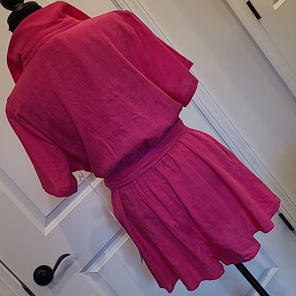 LUMIERE sz S/S Romper w/crossover tie, fuchsia, pockets - Picture 4 of 12